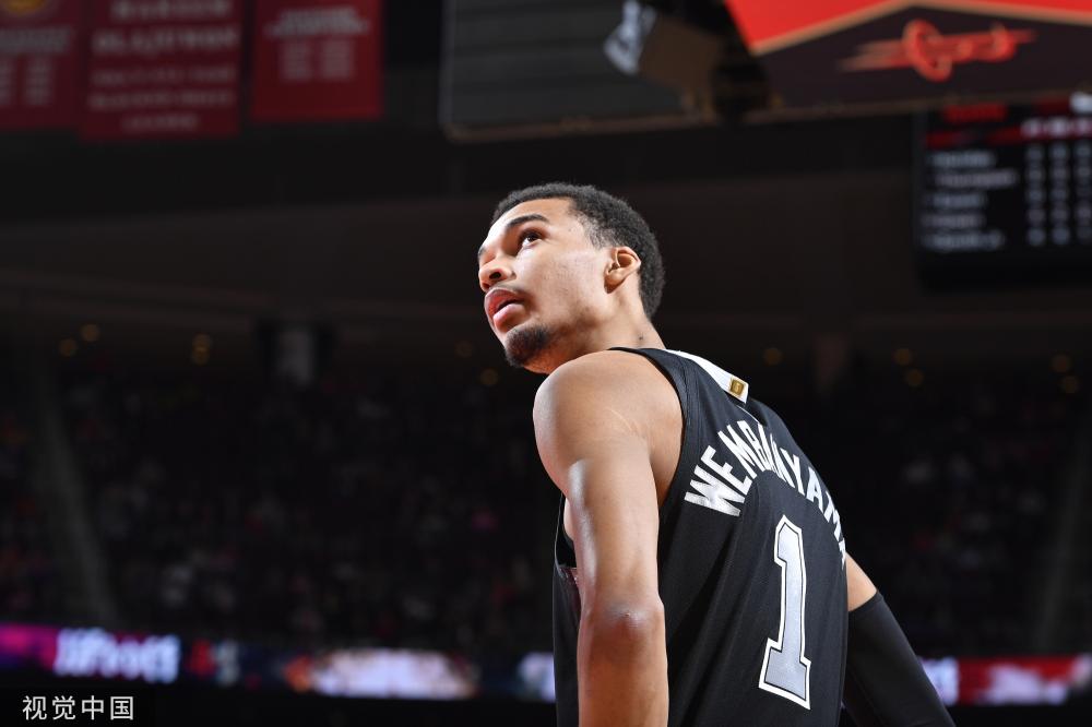 不断撕扯着 不断撕扯着