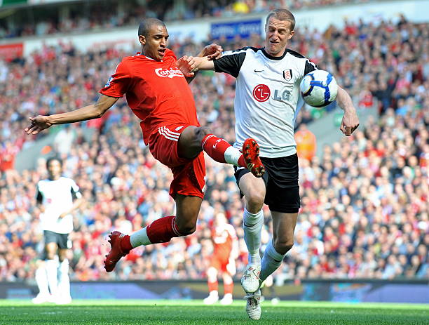 依然紧密 依然紧密