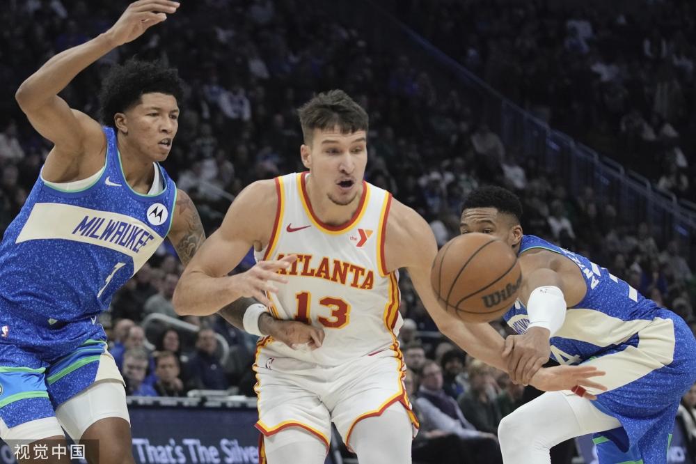 他们凭借出 他们凭借出