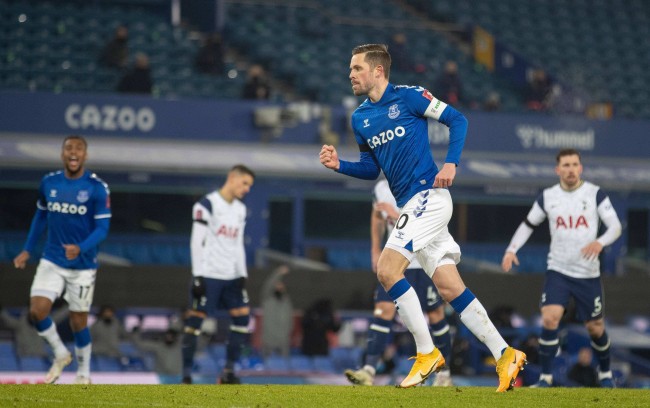 更是一段段 更是一段段